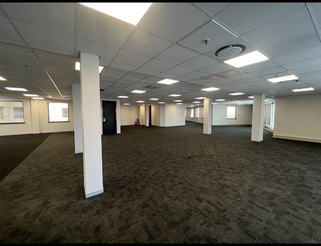 1,356M² OFFICE TO LET IN ROSEBANK